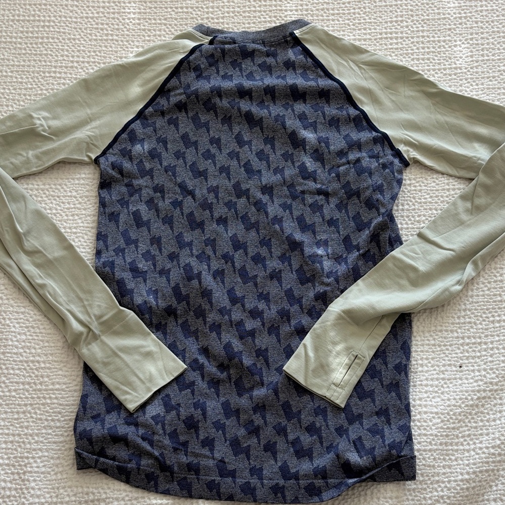 Oiselle Blue and Gray Long Sleeve athletic Top - Picture 3 of 4